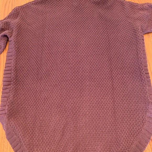 Express rounded hem sweater - Picture 2 of 4